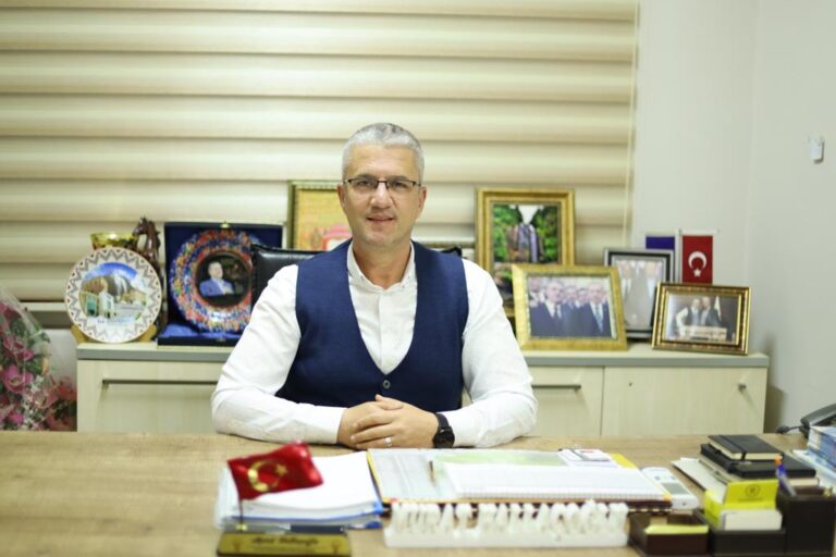 HALLAÇOĞLU GENÇLERE SESLENDİ