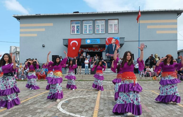 TAŞPINAR’DA 23 NİSAN COŞKUSU