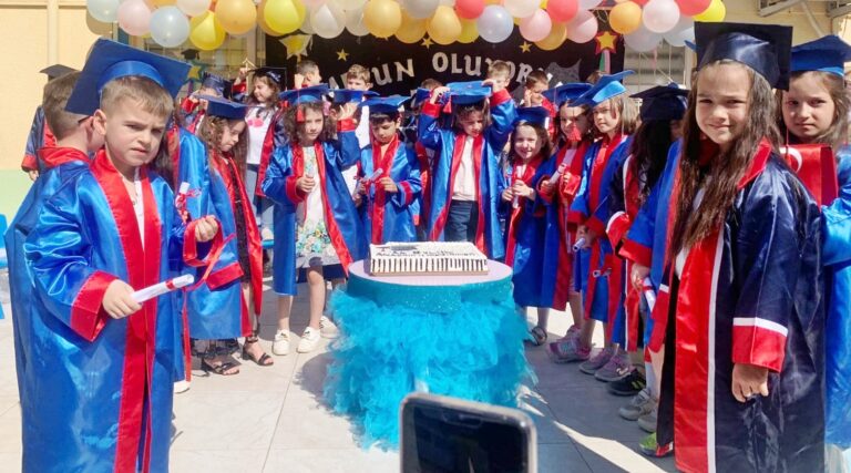 14 EYLÜL ANAOKULU’NDA İLK MEZUNİYET COŞKUSU