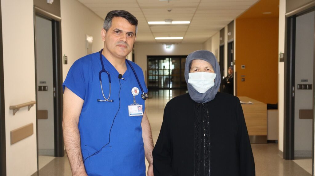 70 YAŞINDA KALP CERRAHİSİYLE ŞİFA BULDU