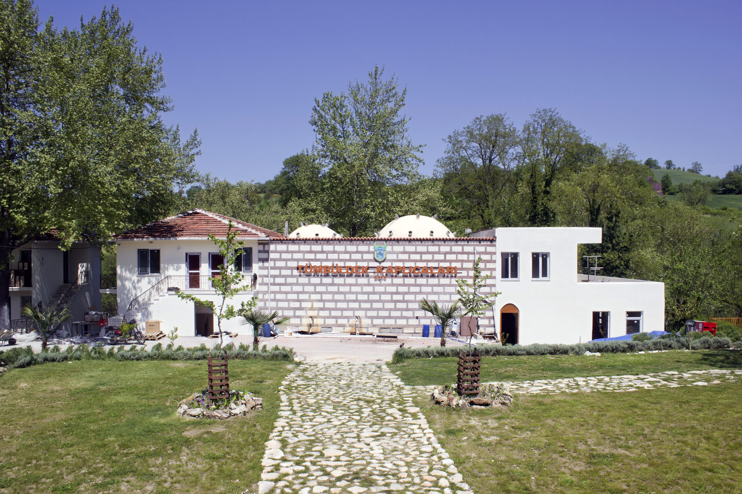 TÜMBÜLDEK MİSAFİRLERİNİ BEKLİYOR