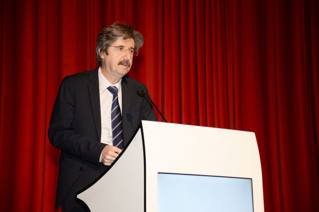 ULUDAĞ’IN YENİ REKTÖRÜ YILMAZ