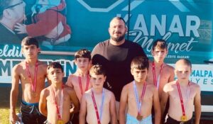 GÜREŞÇİLER FIRTINA GİBİ ESTİ