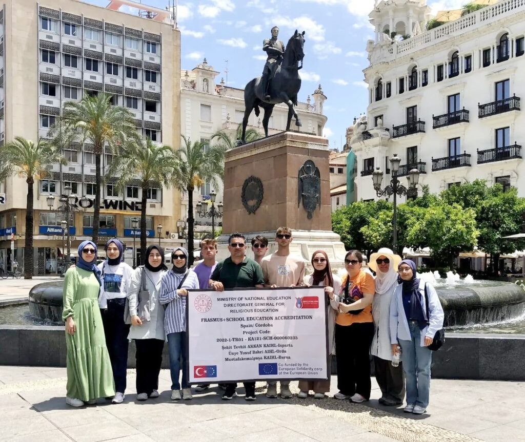 KIZ AİHL’DEN ENDÜLÜS’TE ERASMUS EĞİTİMİ