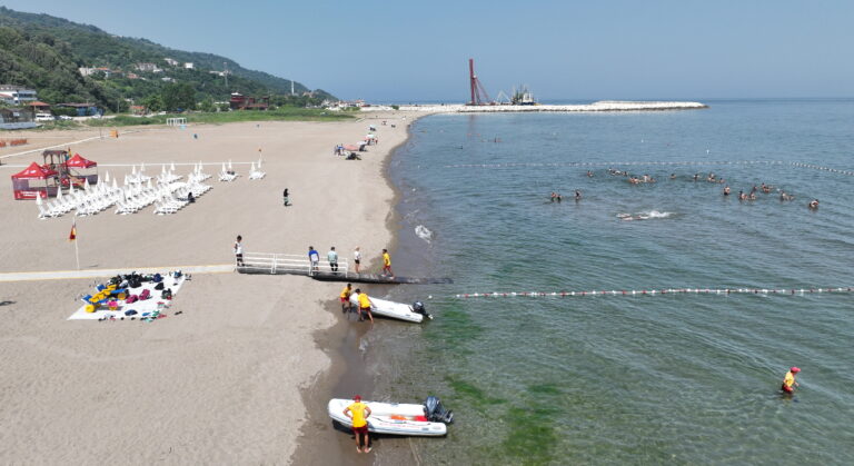 MAVİ BAYRAK ARTIK KARACABEY’DE DE DALGALANIYOR