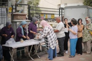 ÇARŞI ESNAFLARINDAN AŞURE İKRAMI