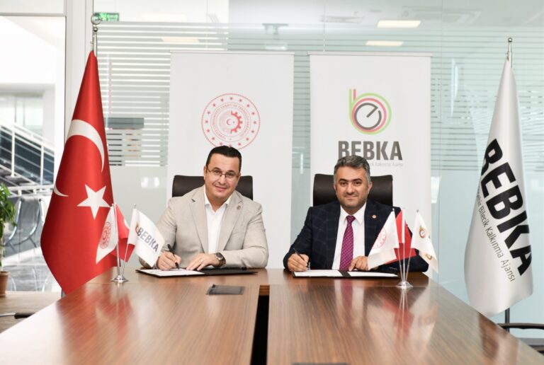 MUSTAFAKEMALPAŞA OTİZM KAFE İÇİN İMZALAR ATILDI