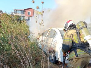 ALEVLER OTOMOBİLİ YUTTU