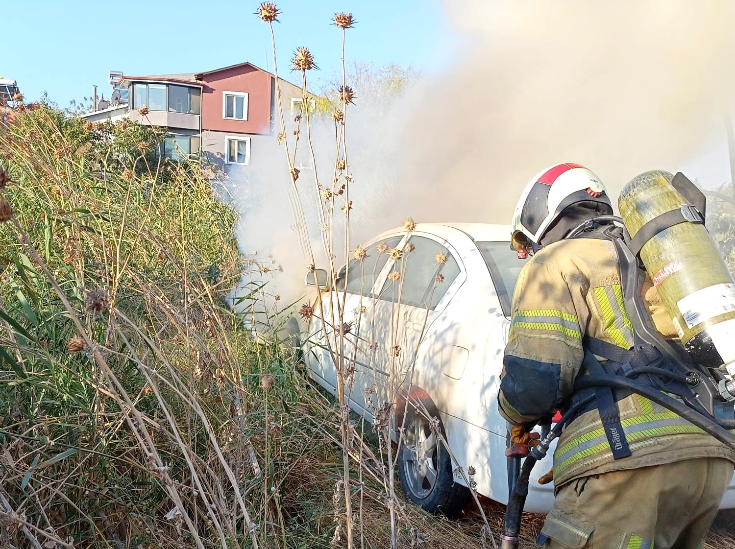 ALEVLER OTOMOBİLİ YUTTU