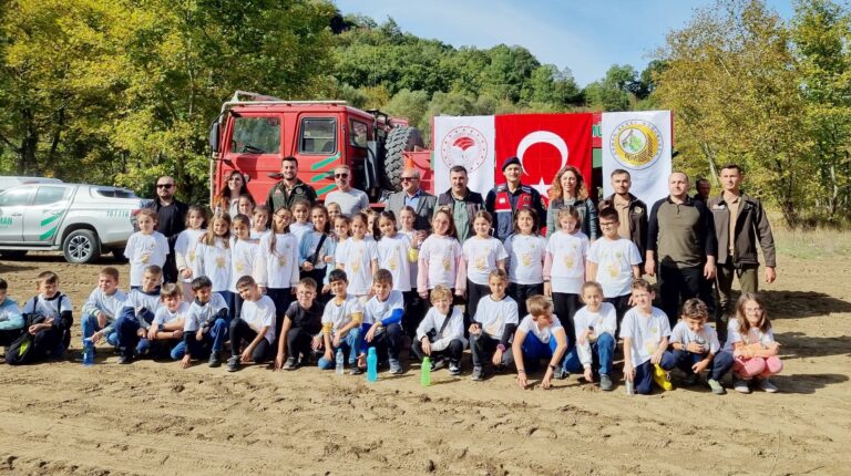 100. YILA 100 FİDAN