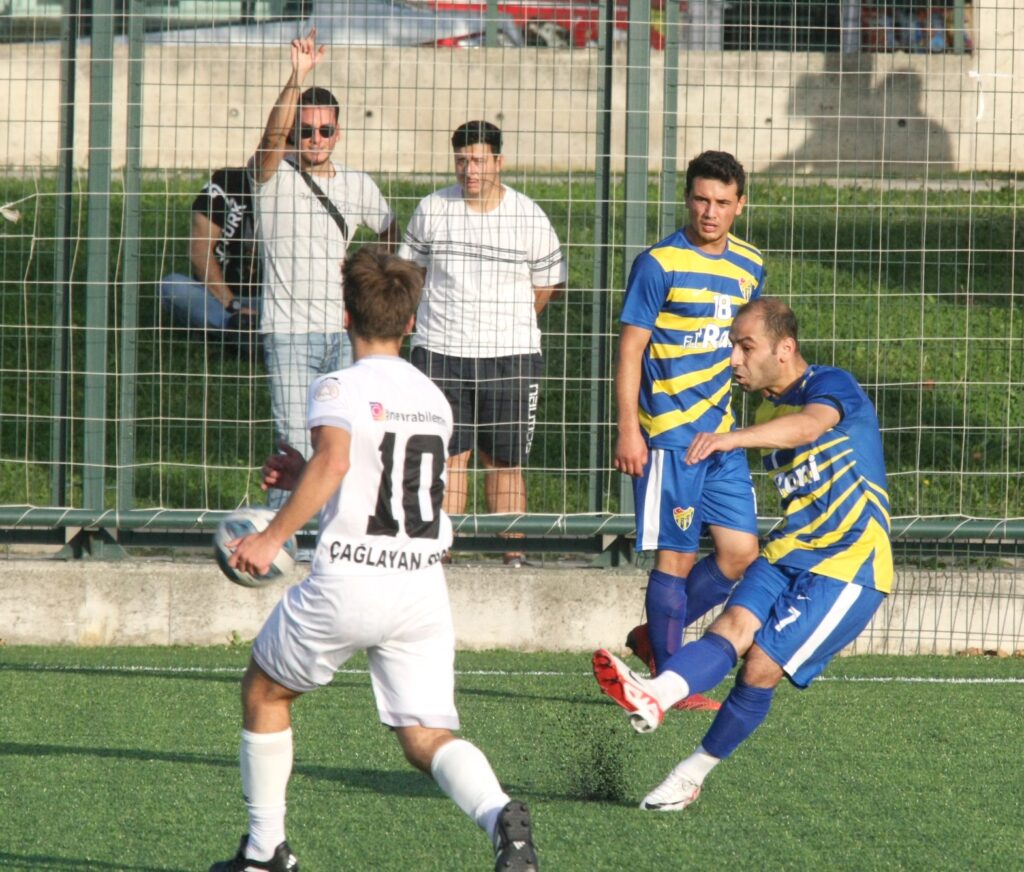 AMATÖRDE KRİTİK DERBİ