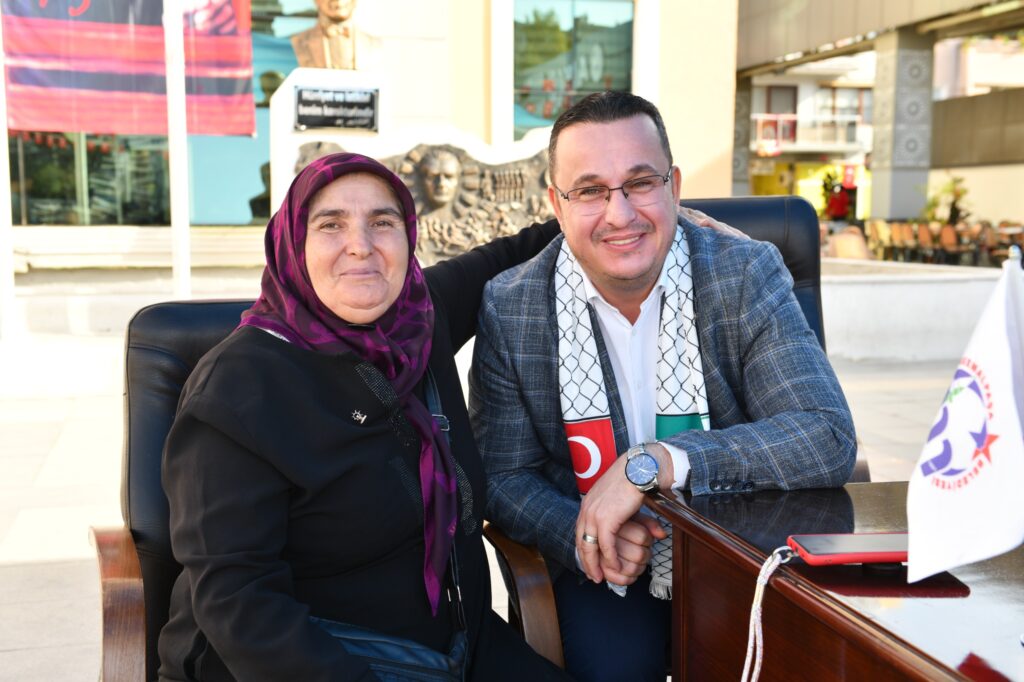 ‘BU MAKAM ODASININ DUVARI SEVGİ, KAPISI HOŞ MUHABBET’