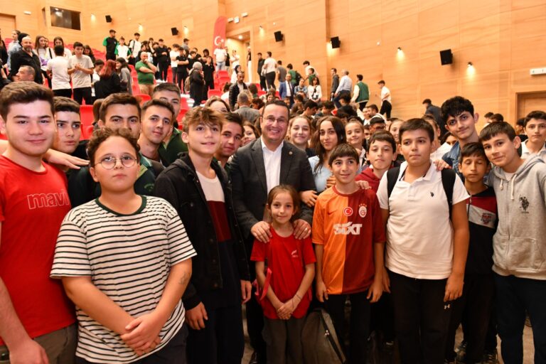 BAŞKAN KANAR’DAN ÖĞRENCİLERİN BAŞARI ORANINI ARTIRACAK PROJE