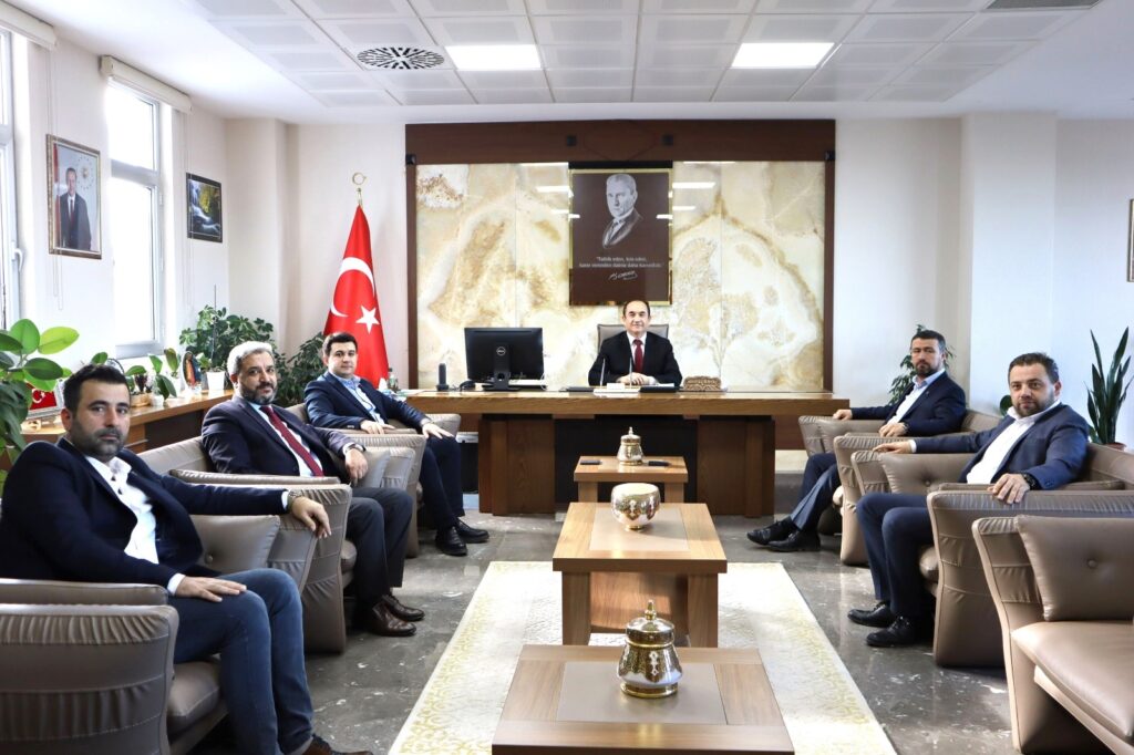 AK PARTİ YÖNETİMİNDEN ZİYARETLER