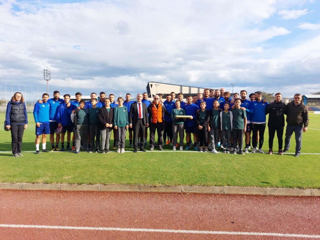 MEHMET AKİF’Lİ ÖĞRENCİLERDEN ‘PAŞA’YA DESTEK