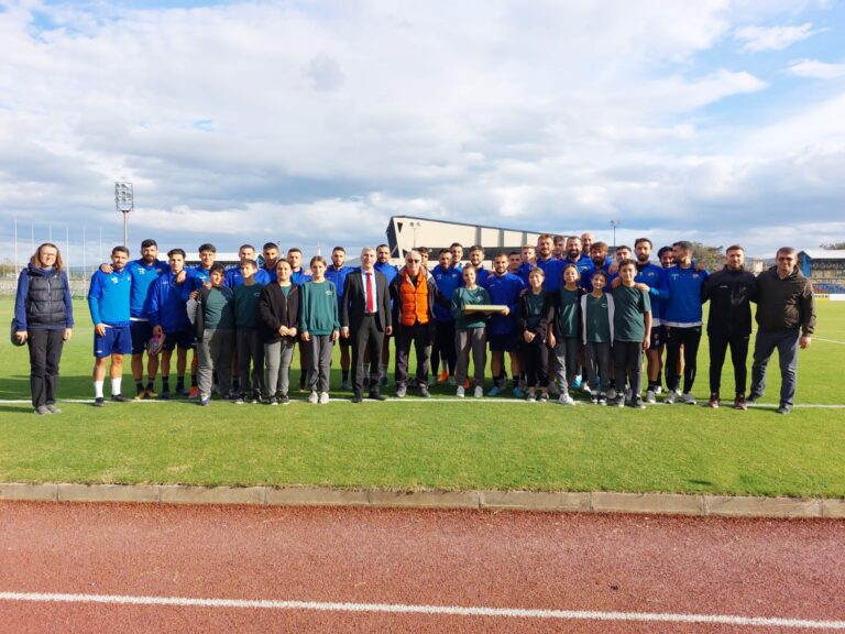 MEHMET AKİF’Lİ ÖĞRENCİLERDEN ‘PAŞA’YA DESTEK