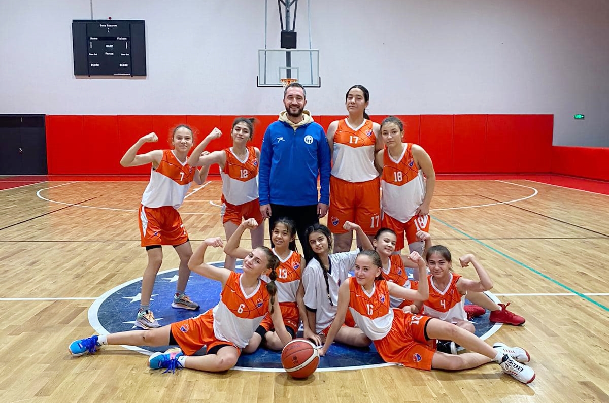 NAMAĞLUP YARI FİNALE