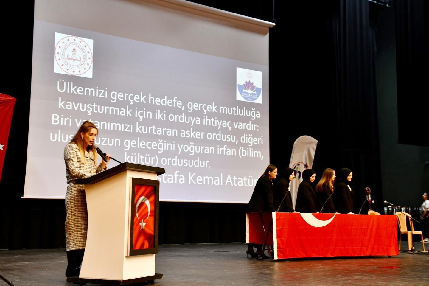 ÖĞRETMENLER GÜNÜ KUTLANDI