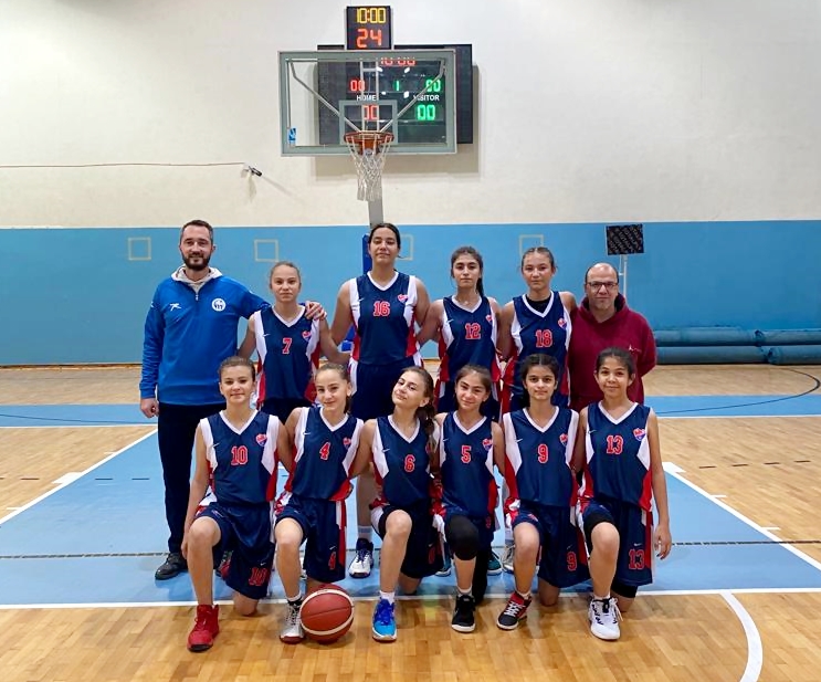 PAŞA’NIN KIZLARI YARI FİNALİN KAPISINDA