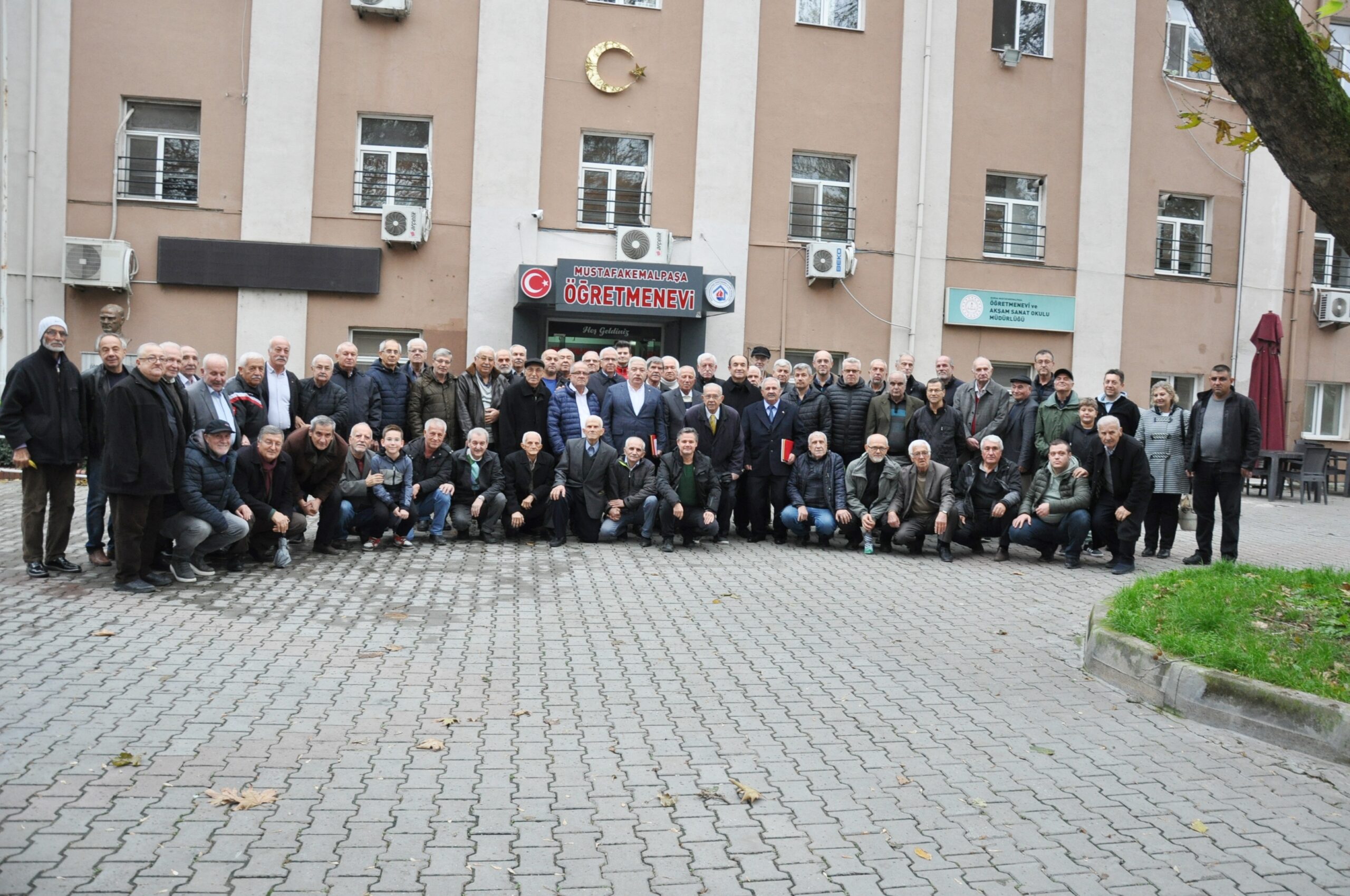‘SANAT OKULU’ MEZUNLARINDAN HASRET GİDEREN BULUŞMA
