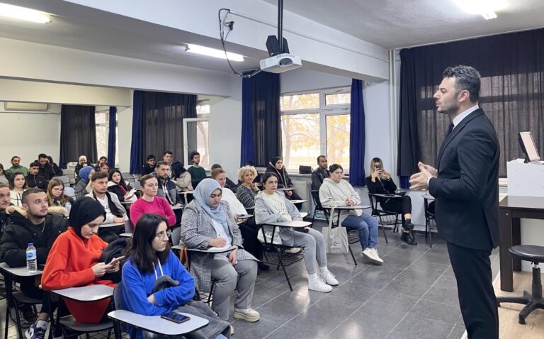 ÖĞRENCİLERE İLHAM VEREN İLETİŞİM TÜYOLARI