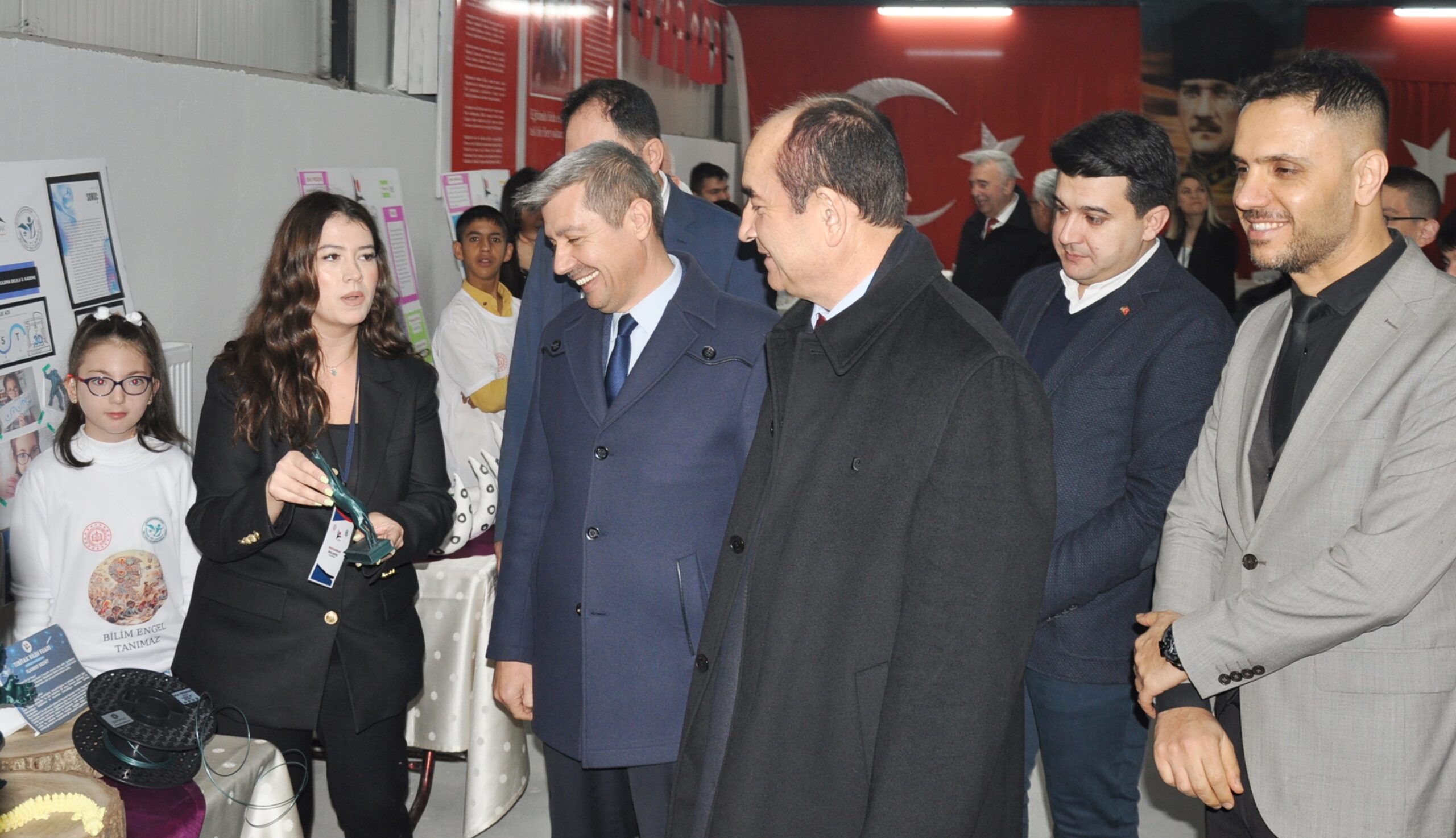 ÖZEL ÖĞRENCİLERDEN BİLİM SERGİSİ