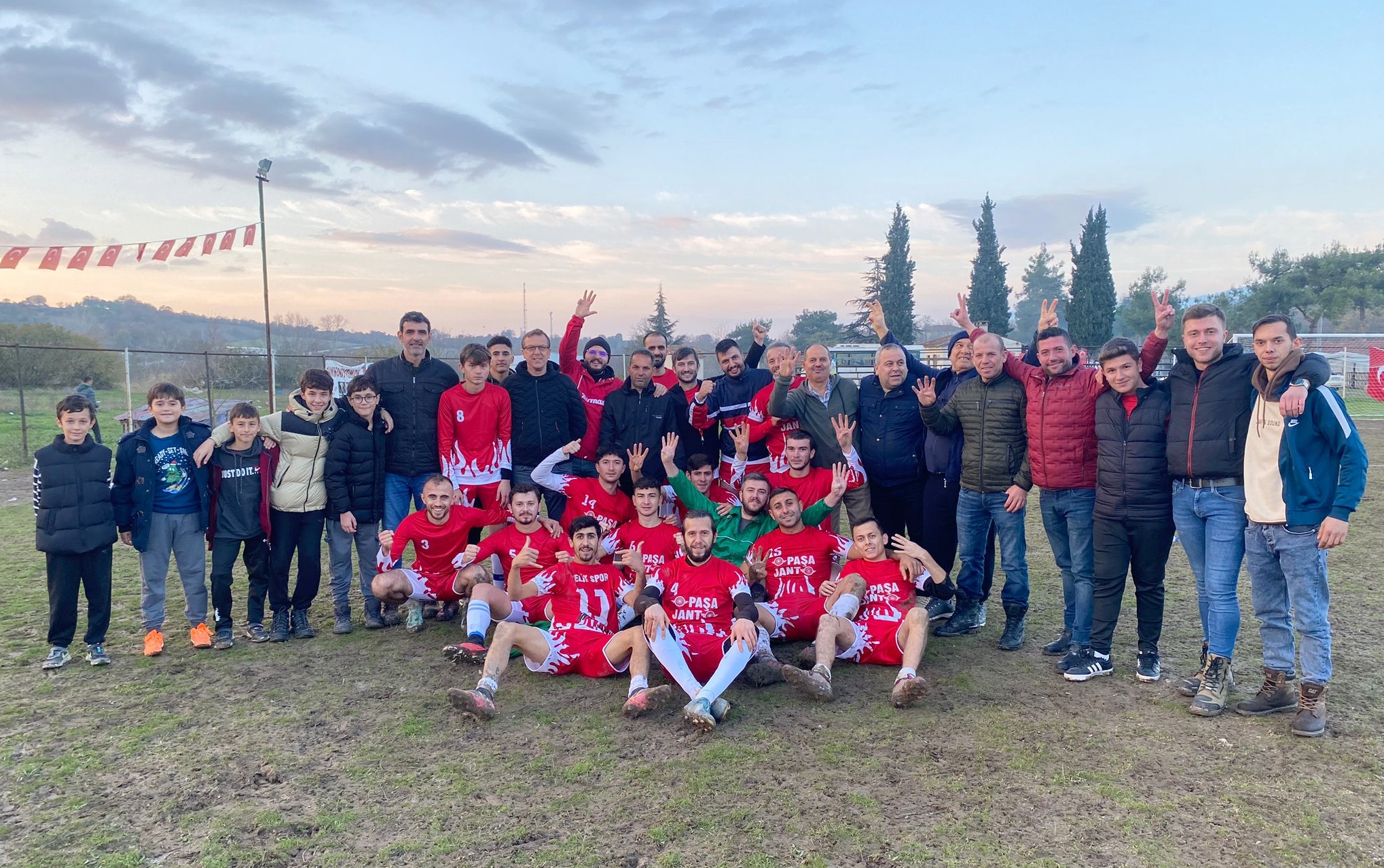 YARI FİNALE 4 BİLET