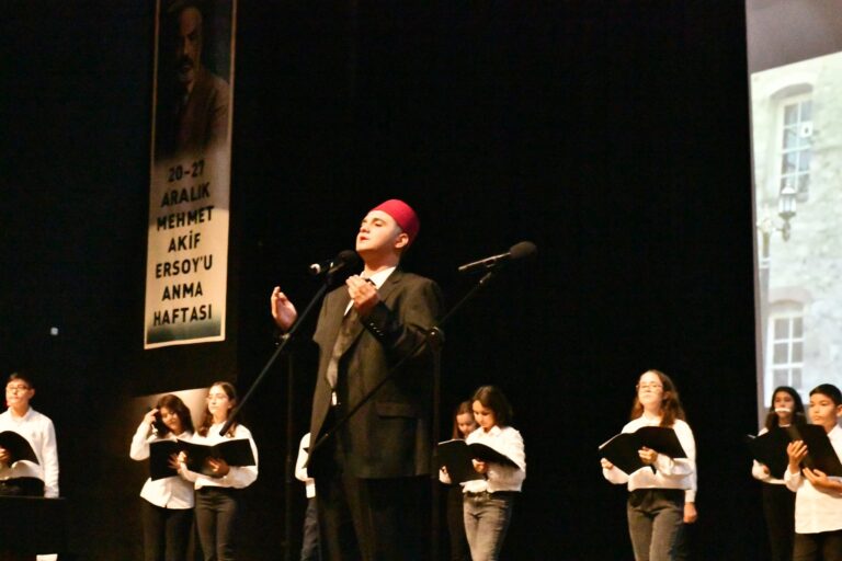 ‘MİLLİ ŞAİR’ ANILDI