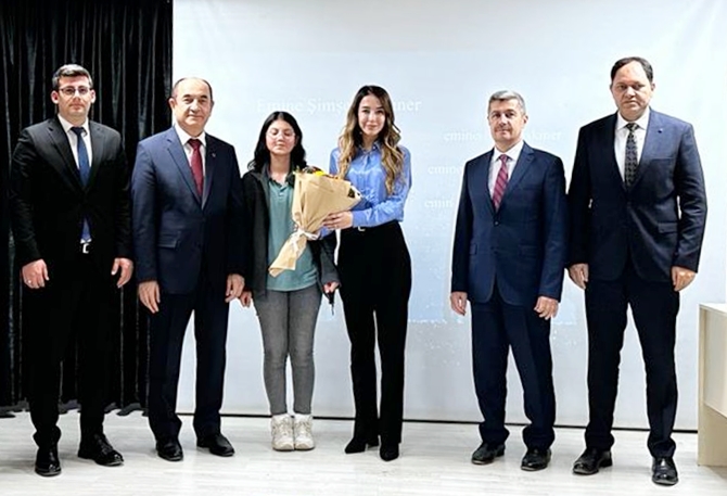 ‘OKUYARAK KENDİNİ İNŞA ET’