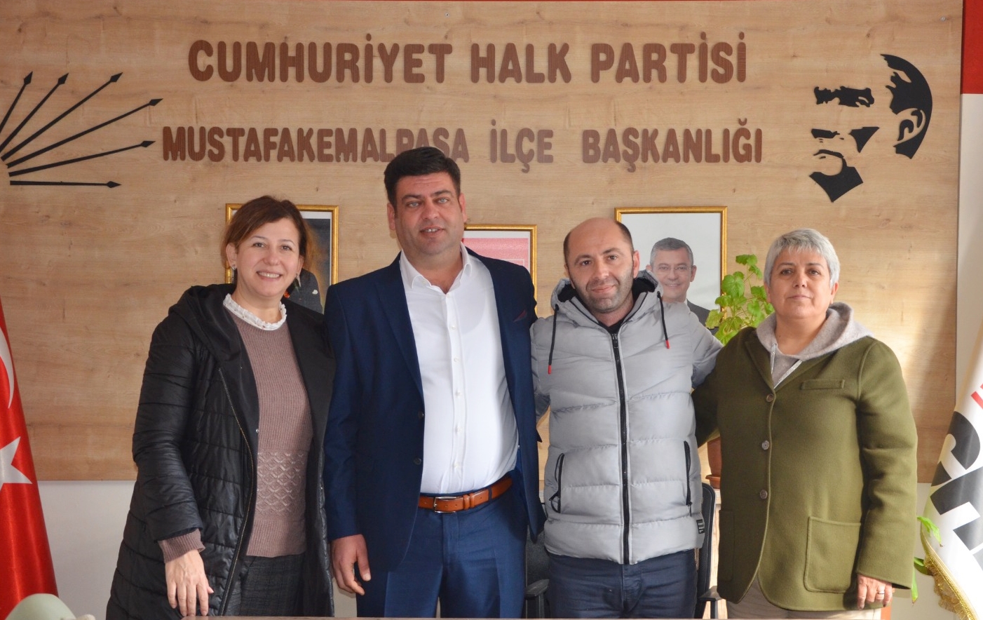 CHP’YE YENİ BAŞKAN VE YÖNETİM