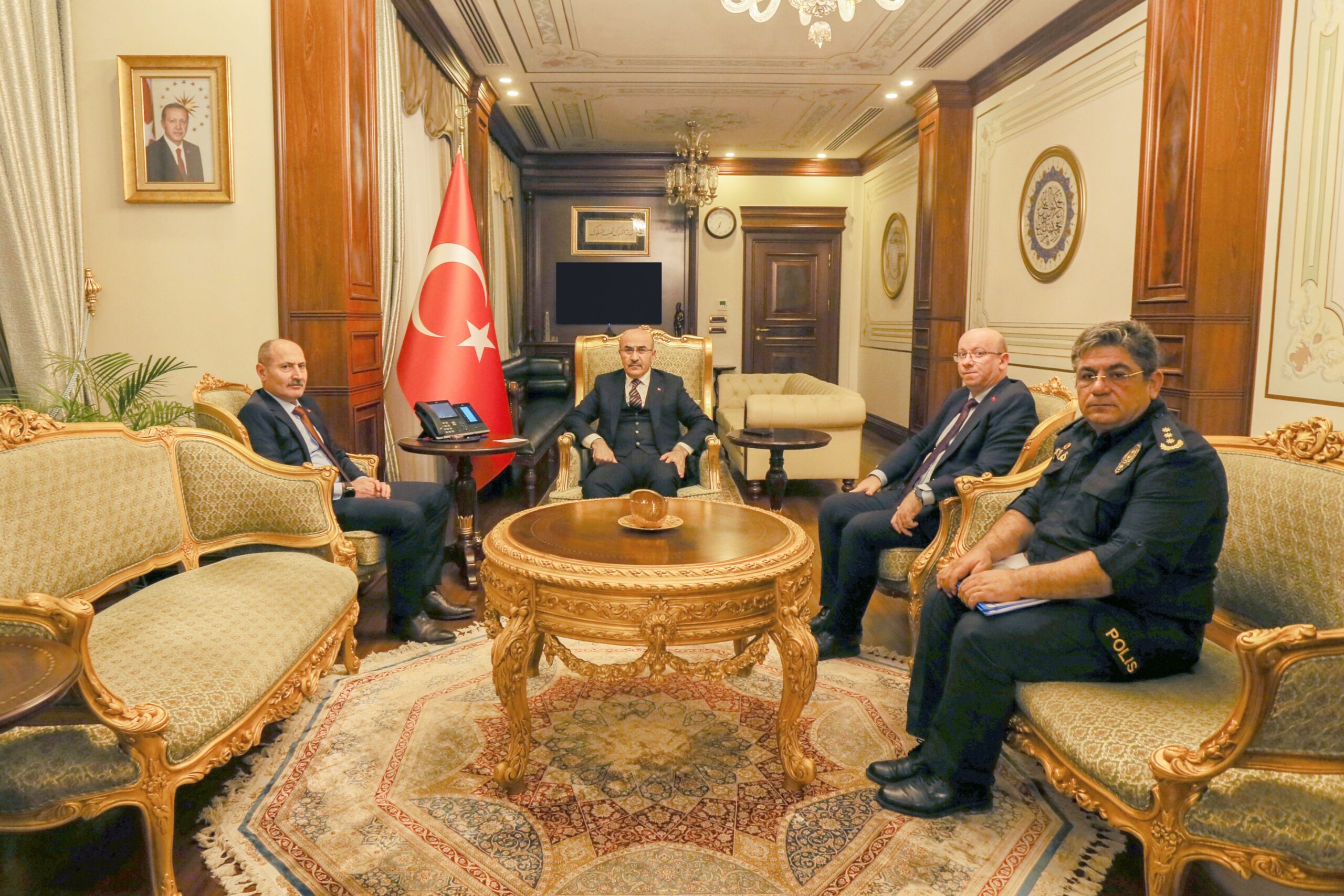 EMNİYETE YENİ BİNA VALİLİK GÜNDEMİNDE