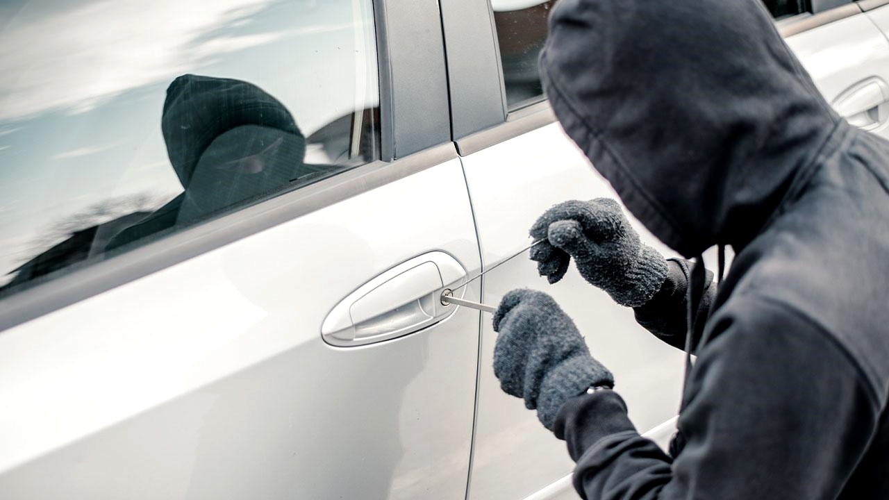 OTO HIRSIZINA TUTUKLAMA