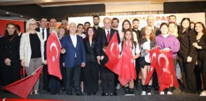 MUSTAFAKEMALPAŞA ‘ŞÜKRÜ ERDEM’İ BAĞRINA BASTI