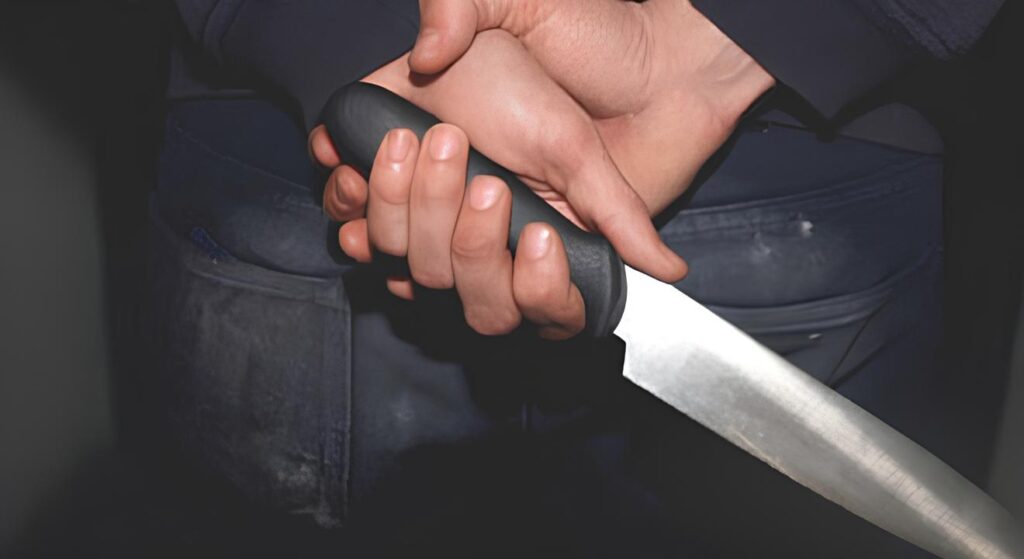 OTOSTOPÇUYA İYİLİK YAPTI, BIÇAKLANDI