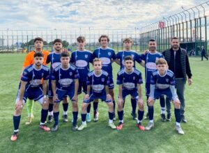 ZİRVEDE ZORLU KAPIŞMA