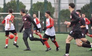 AMATÖR’DE FUTBOL RESİTALİ