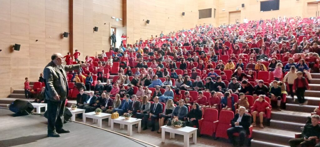 ÇOCUK EDEBİYATI USTASINDAN ‘OKUMA’ DERSİ