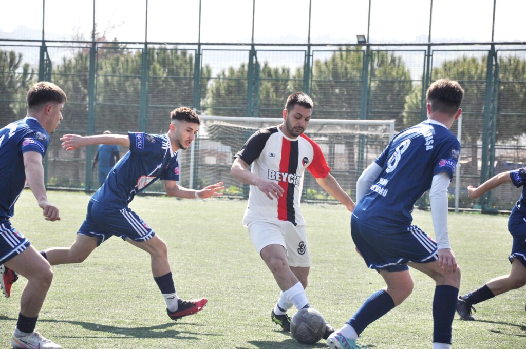 AMATÖRDE İLK DEVRE ZORLU MAÇLARLA KAPANIYOR