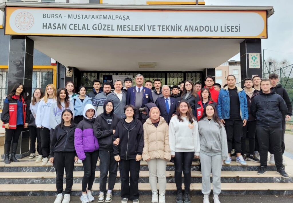 GAZİLER, GENÇLERLE BULUŞTU