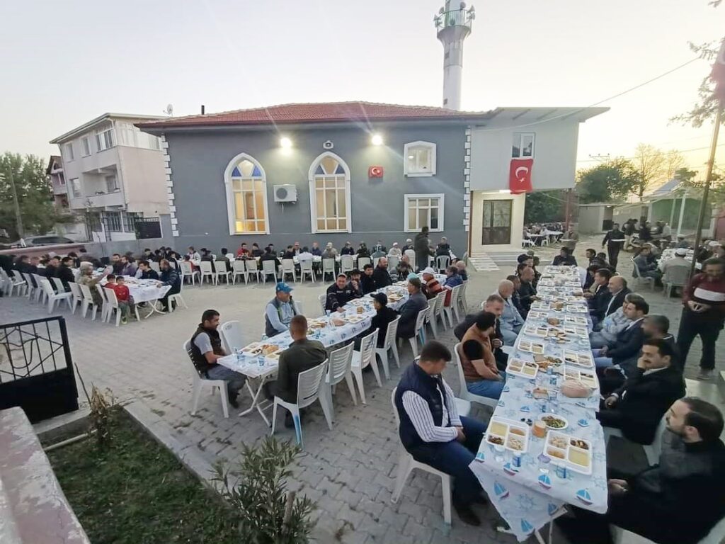 KUMKADI, İFTAR GELENEĞİNİ YAŞATTI
