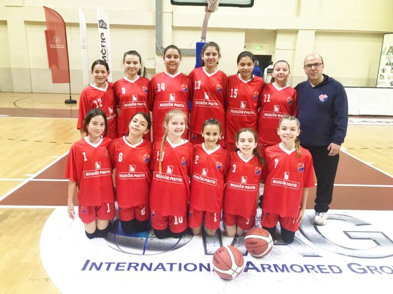 PAŞA’NIN PERİLERİNE DESTEK İÇİN TRİBÜNE