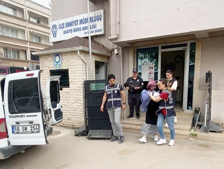 POLİSİN DİKKATİ HIRSIZLIĞI ÖNLEDİ