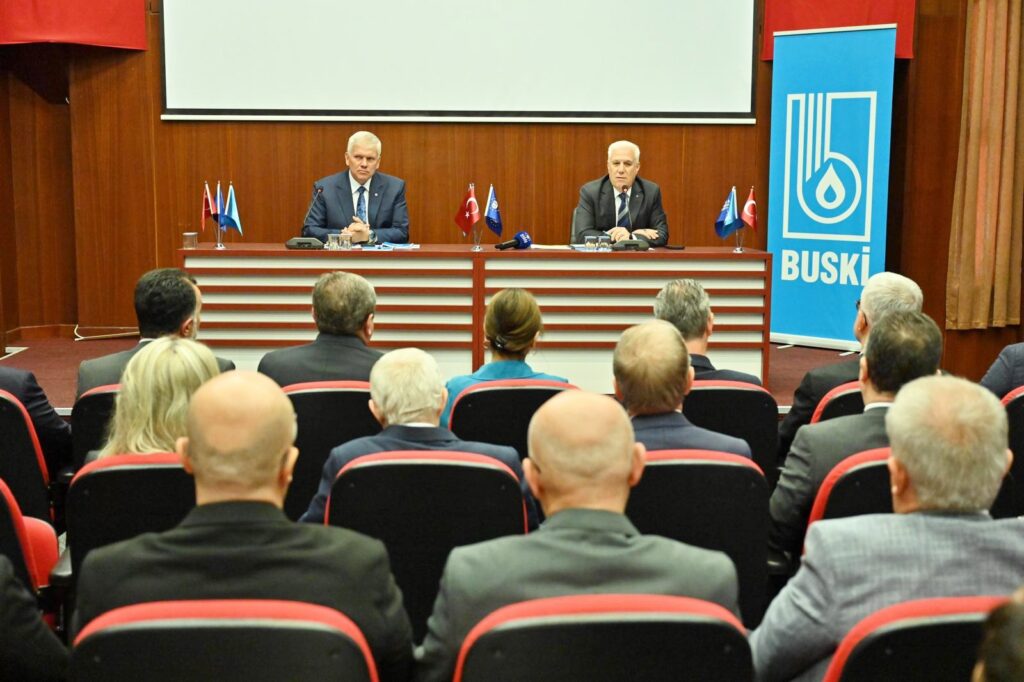 ‘ALTYAPISIZ BÖLGE KALMAYACAK’