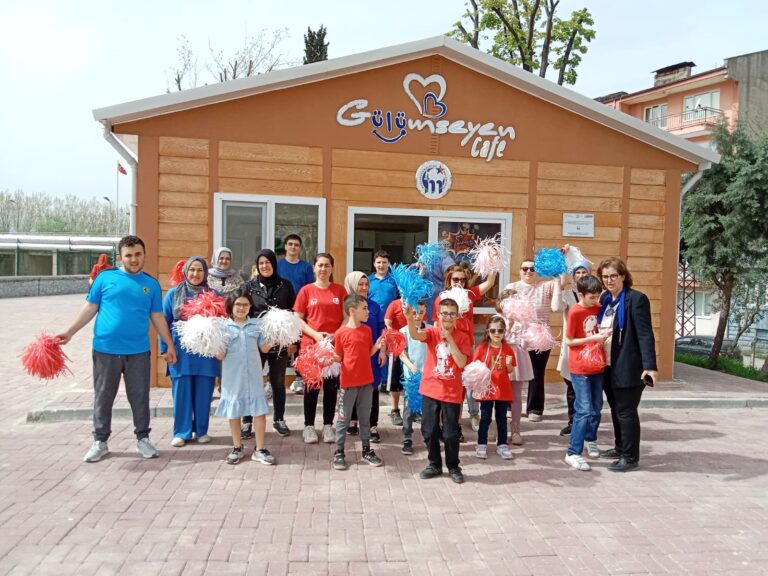 ‘FARKLILIKLAR TOPLUMU GÜÇLÜ KILAR’