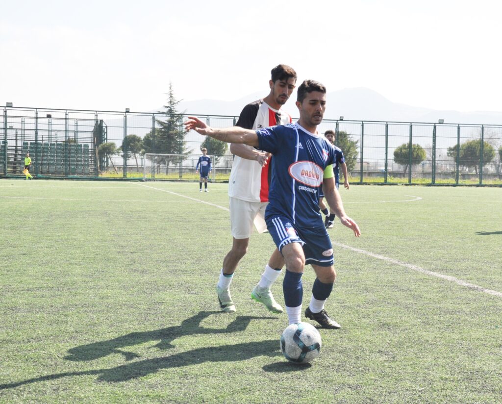 AMATÖRDE KRİTİK DERBİ