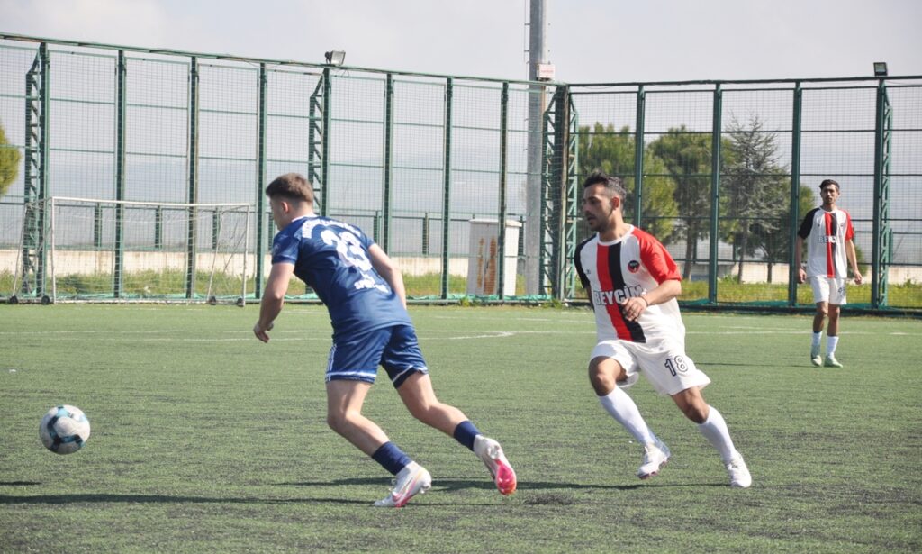 AMATÖRDE NEFESLER TUTULDU