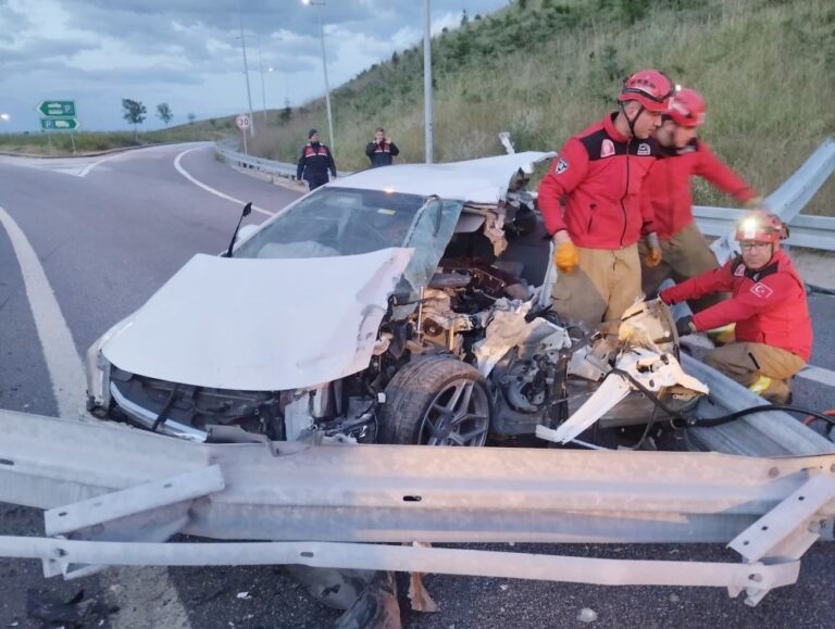 OTOYOLDA ÖLÜMLÜ KAZA