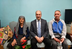 ŞEHİT ANNESİNE DUYGULANDIRAN ZİYARET