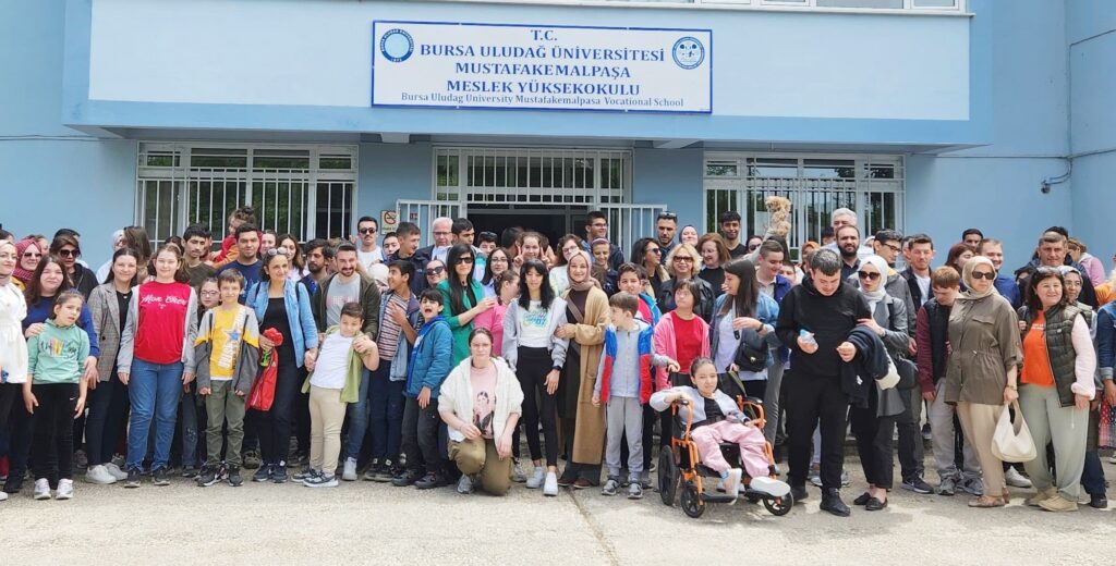 YÜKSEKOKUL’DA ENGELLERİ KALDIRAN BULUŞMA