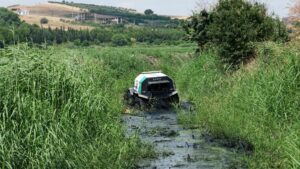 DERE YATAKLARINDA SİNEKLE MÜCADELE